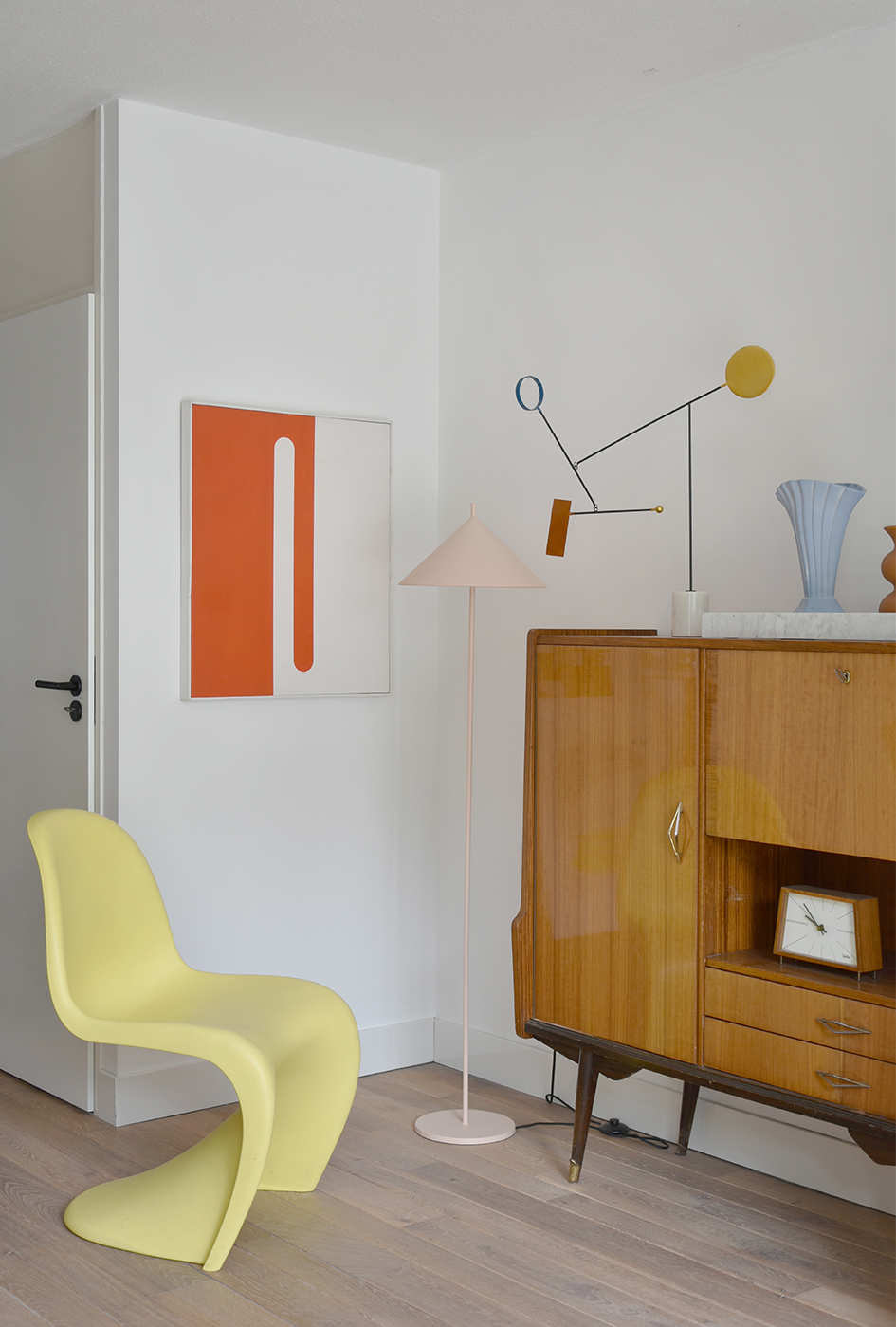 schilderij studio Jan van der Ploeg in vintage interieur